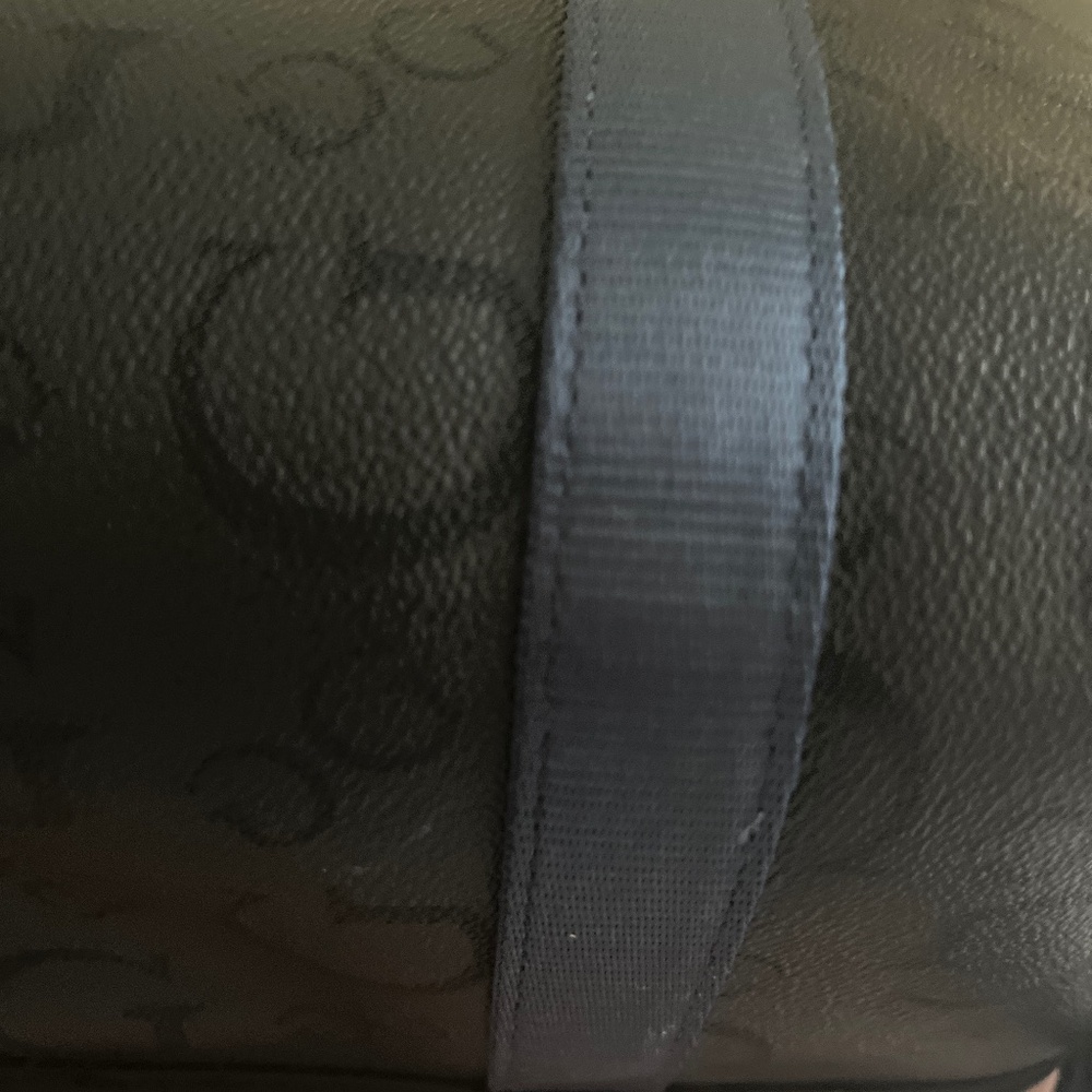 GUESS BACKPACK - Picture 3 of 3